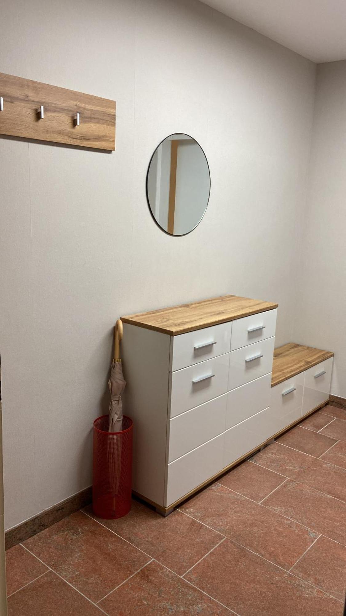 Freshly Renovated Studio Apartment - Top Location In Weinstadt Exterior foto
