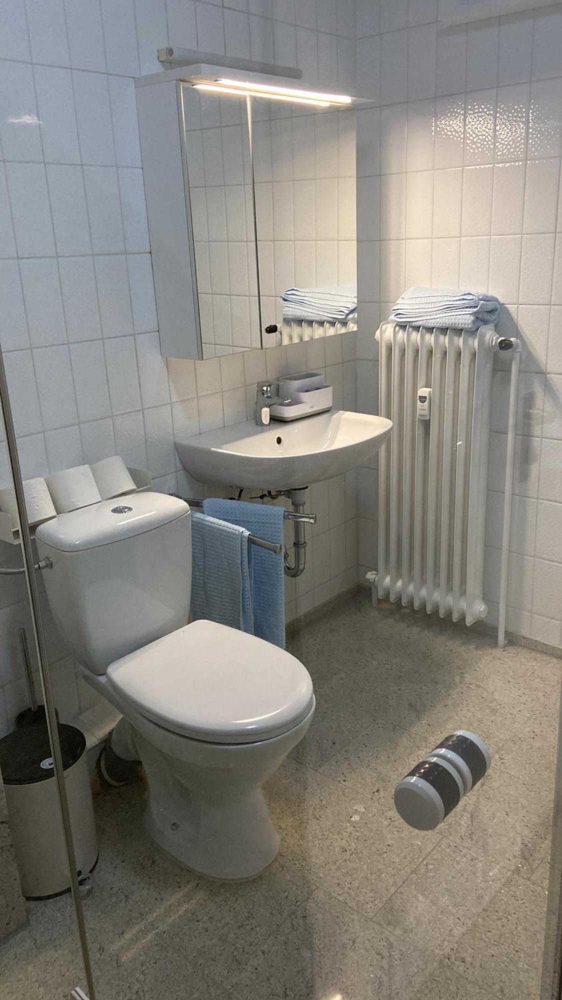 Freshly Renovated Studio Apartment - Top Location In Weinstadt Exterior foto