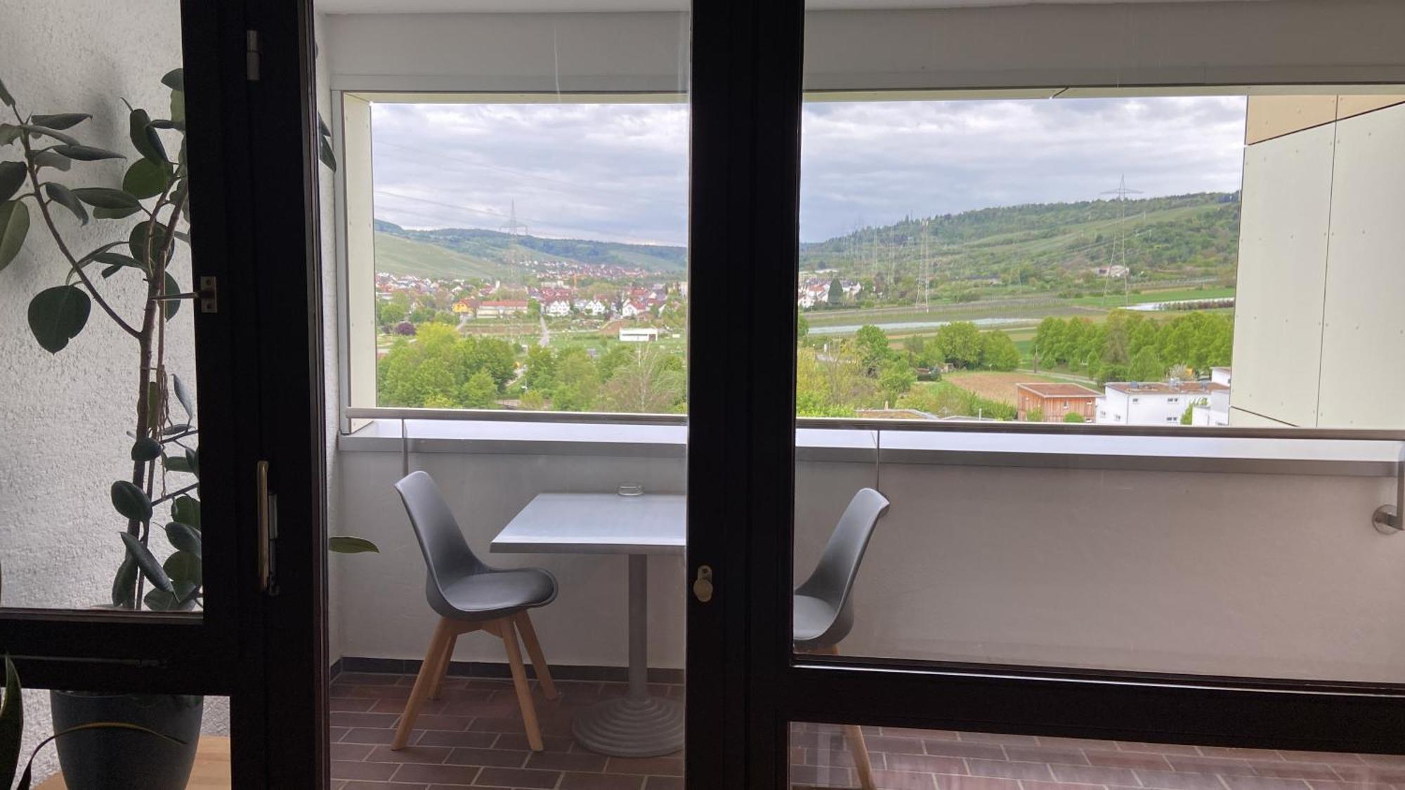 Freshly Renovated Studio Apartment - Top Location In Weinstadt Exterior foto